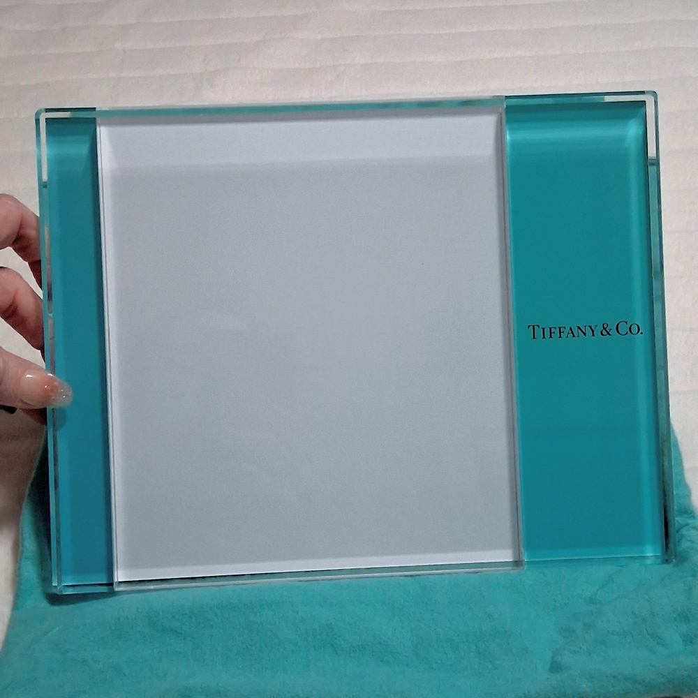 Tiffany & Co X Luxottica Acrylic Display Tray (glorifier) with Dustie.